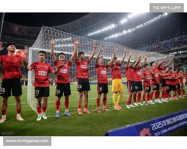 成都蓉城全力冲击四川足球历史首个顶级联赛冠军